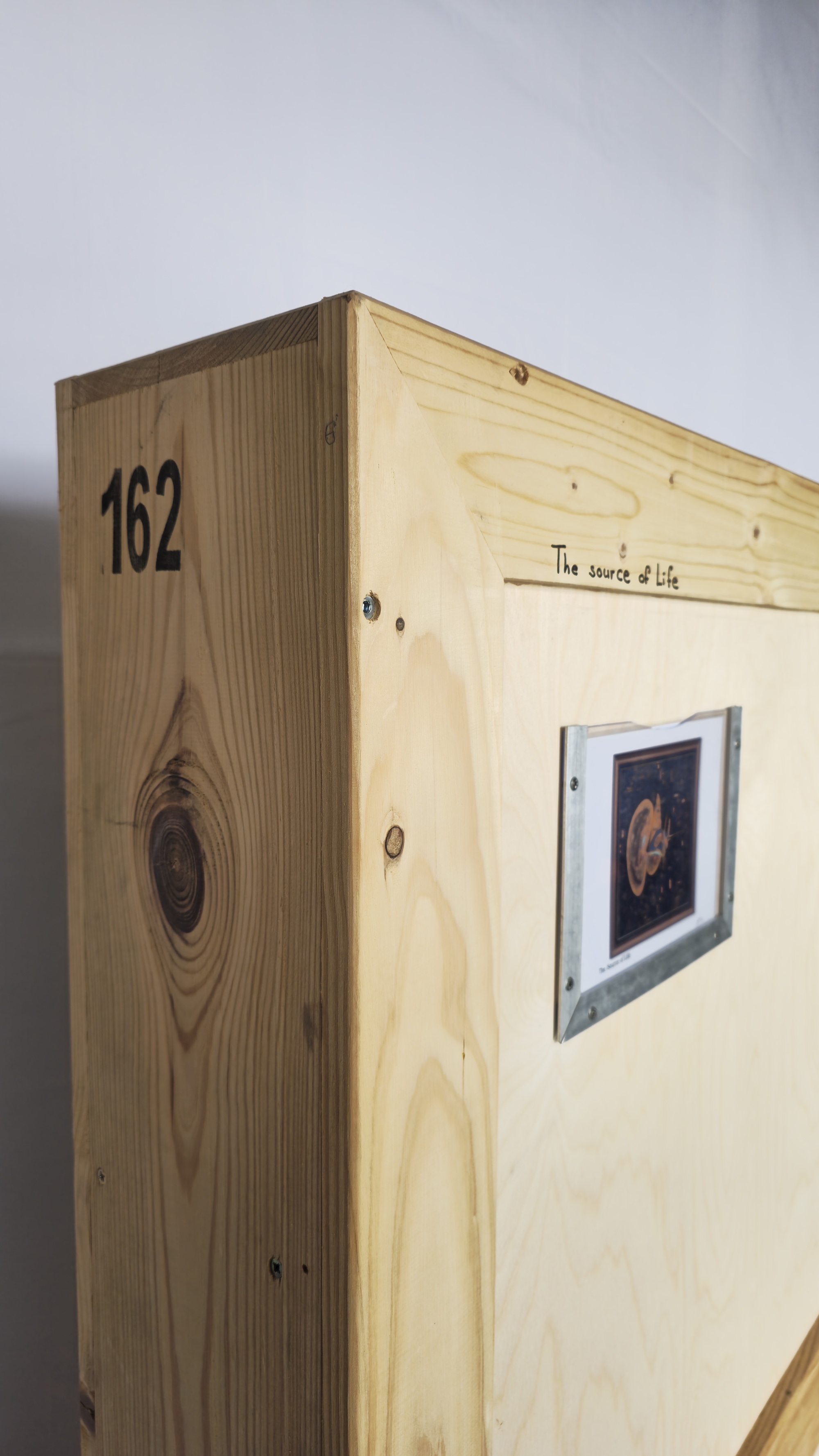 Marcas de identificación en la caja para La fuente de la vida, 2007